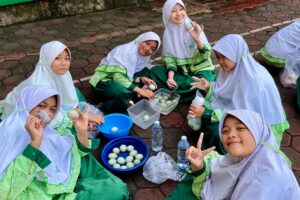 Meracik Kesabaran dan Garam: Pengalaman Membuat Telur Asin