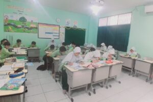 Setetes Tinta, Seribu Harapan: Jejak Pengabdian di Dunia Pendidikan