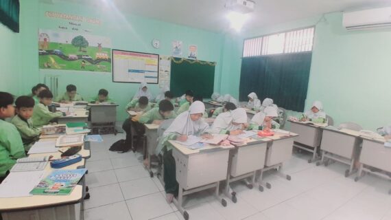 Setetes Tinta, Seribu Harapan: Jejak Pengabdian di Dunia Pendidikan