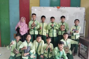 Guruku adalah Sahabatku