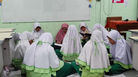 MENUMBUHKAN ADAB DAN KECINTAAN TERHADAP AL-QUR’AN SEBAGAI FONDASI PEMBELAJARAN