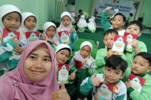 Menanamkan Metode Ilman Wa Ruhan Melalui Pendekatan Ruh dan Halaqah Melingkar