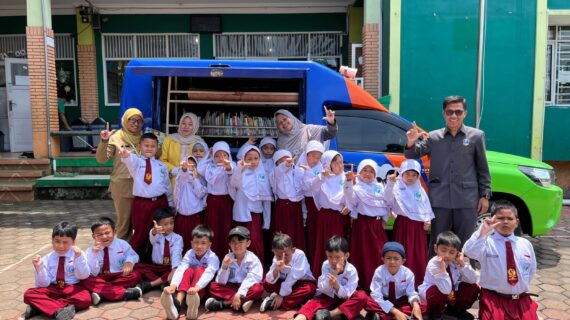 Merayakan Bulan Bahasa dan Literasi: Catatan Refleksi Seorang Pustakawan