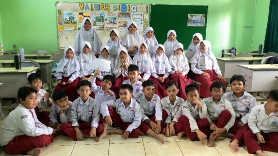 Gotong Royong dalam Menumbuhkan Tanggung Jawab Siswa Kelas 3