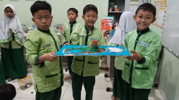Dari Barang Bekas Menjadi Karya Bermakna: Menumbuhkan Kreativitas, Keterampilan, dan Kepercayaan Diri  melalui Project Penampakan Alam dan Student Led Conference (SLC)