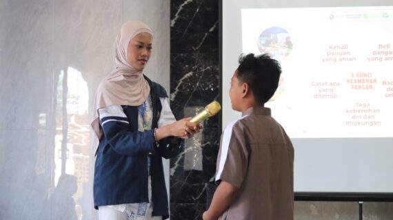 Tim 111 KKN Tematik UNDIP Edukasi Keamanan Pangan di SMPIT Insan Madani