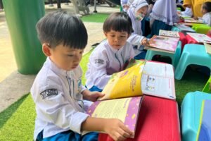 KB-TKIT Bina Insani Dorong Minat Baca Anak melalui Perpustakaan Keliling