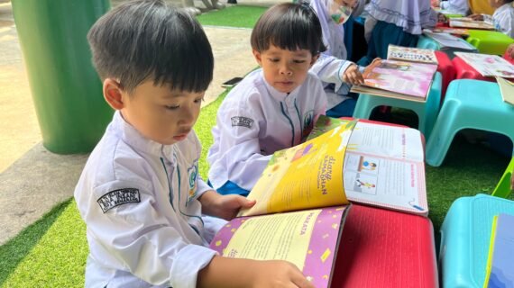 KB-TKIT Bina Insani Dorong Minat Baca Anak melalui Perpustakaan Keliling